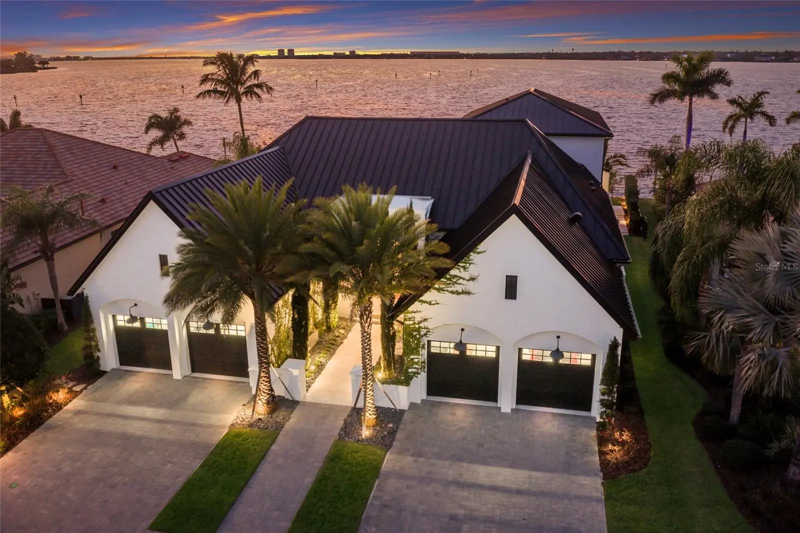 628 Regatta Way, FL