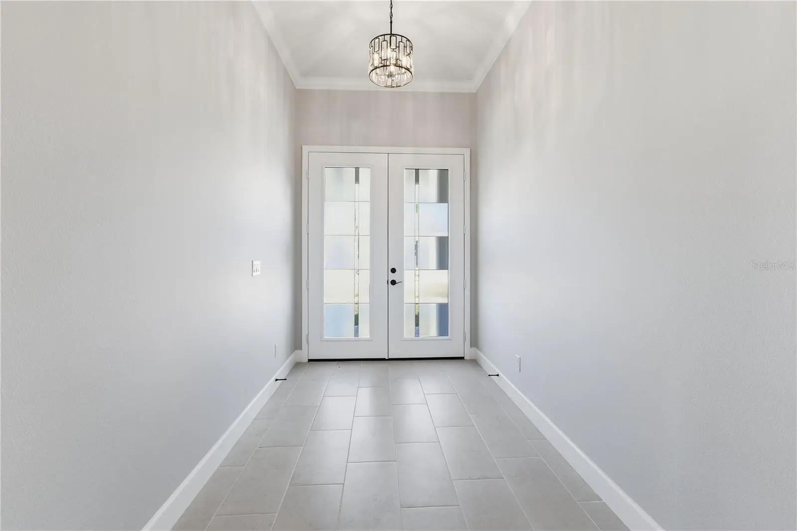 721 Redbud Court, FL