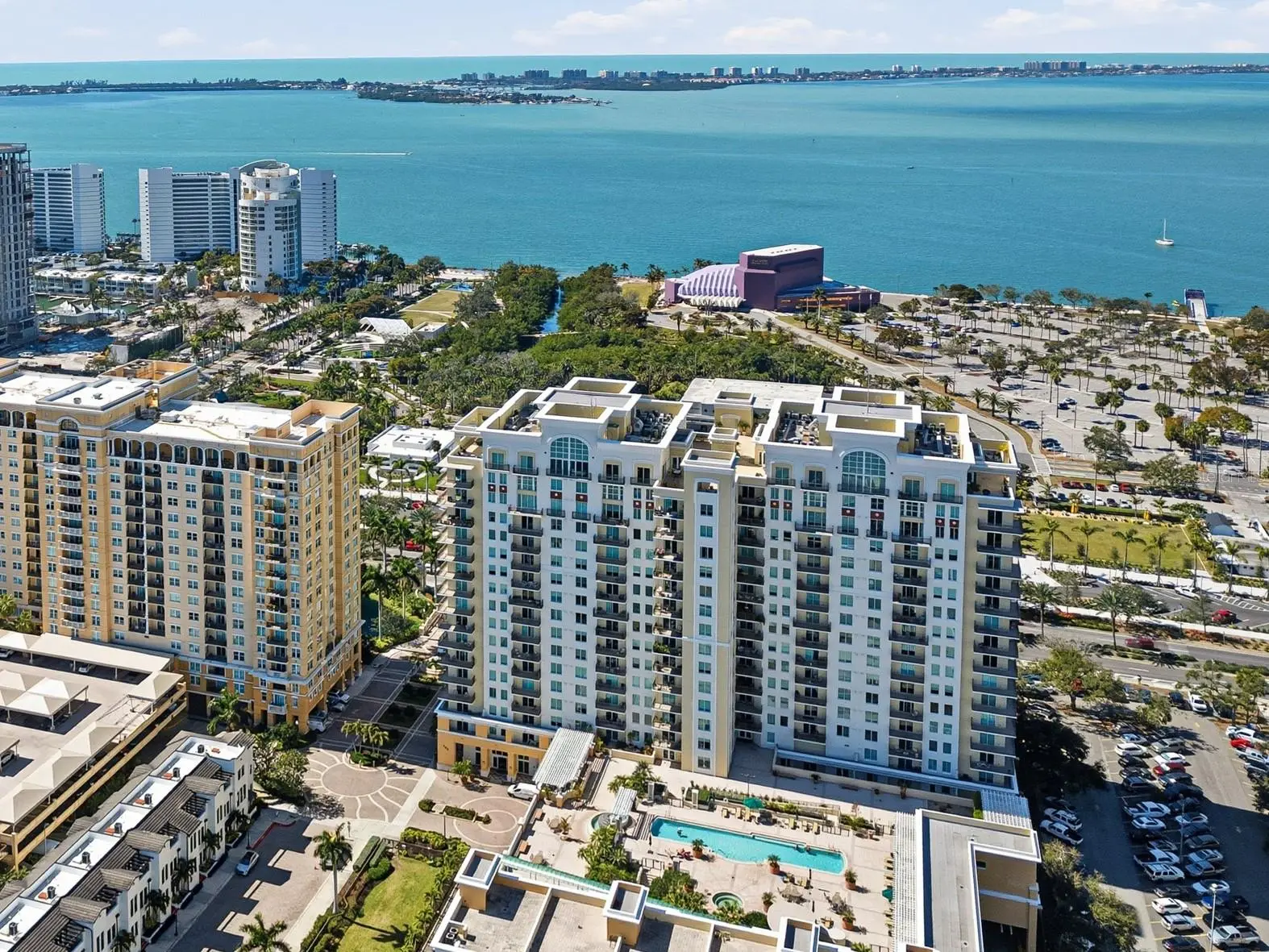800 Tamiami Trail, FL