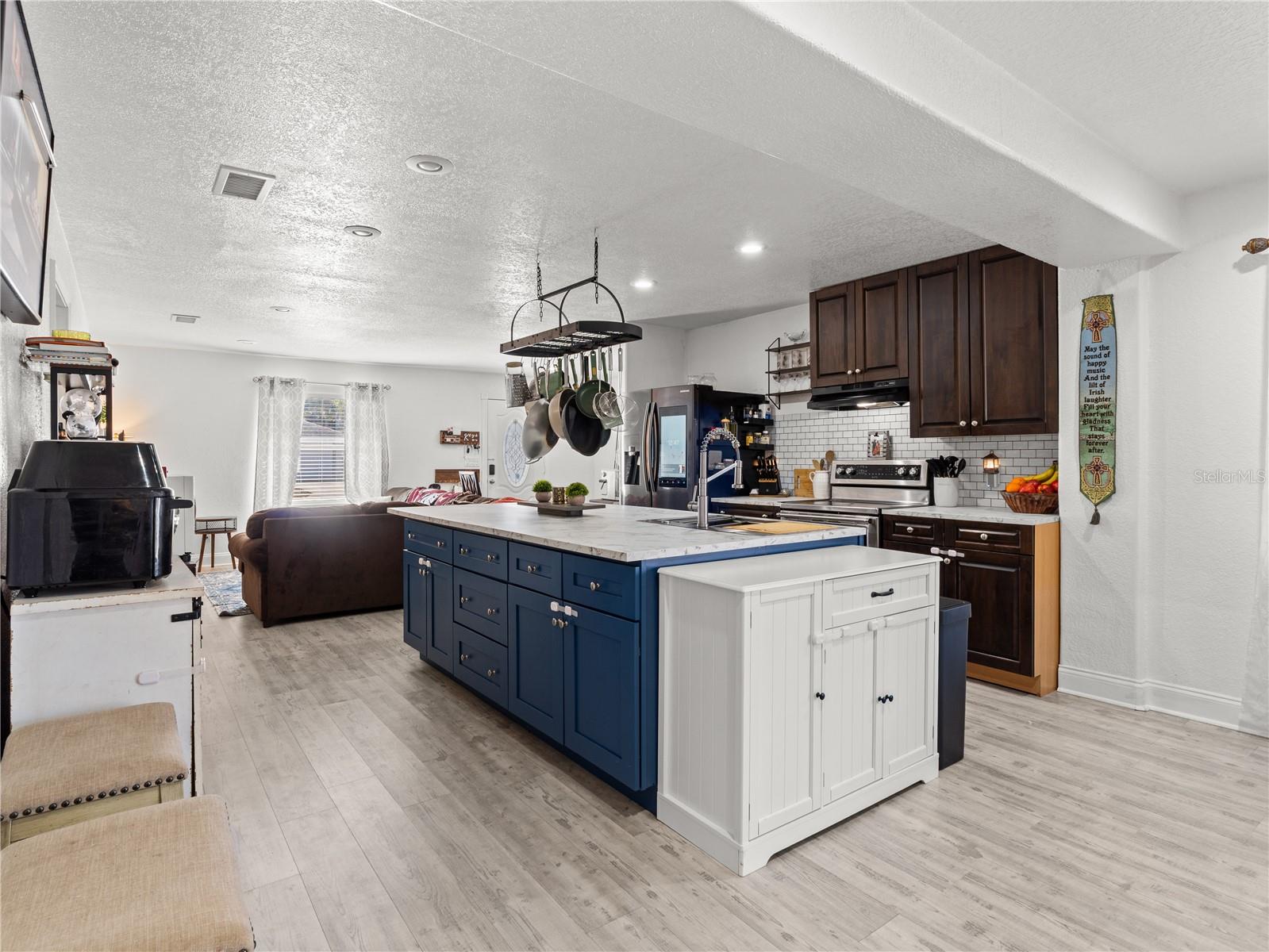 14 Whetstone Lane, FL