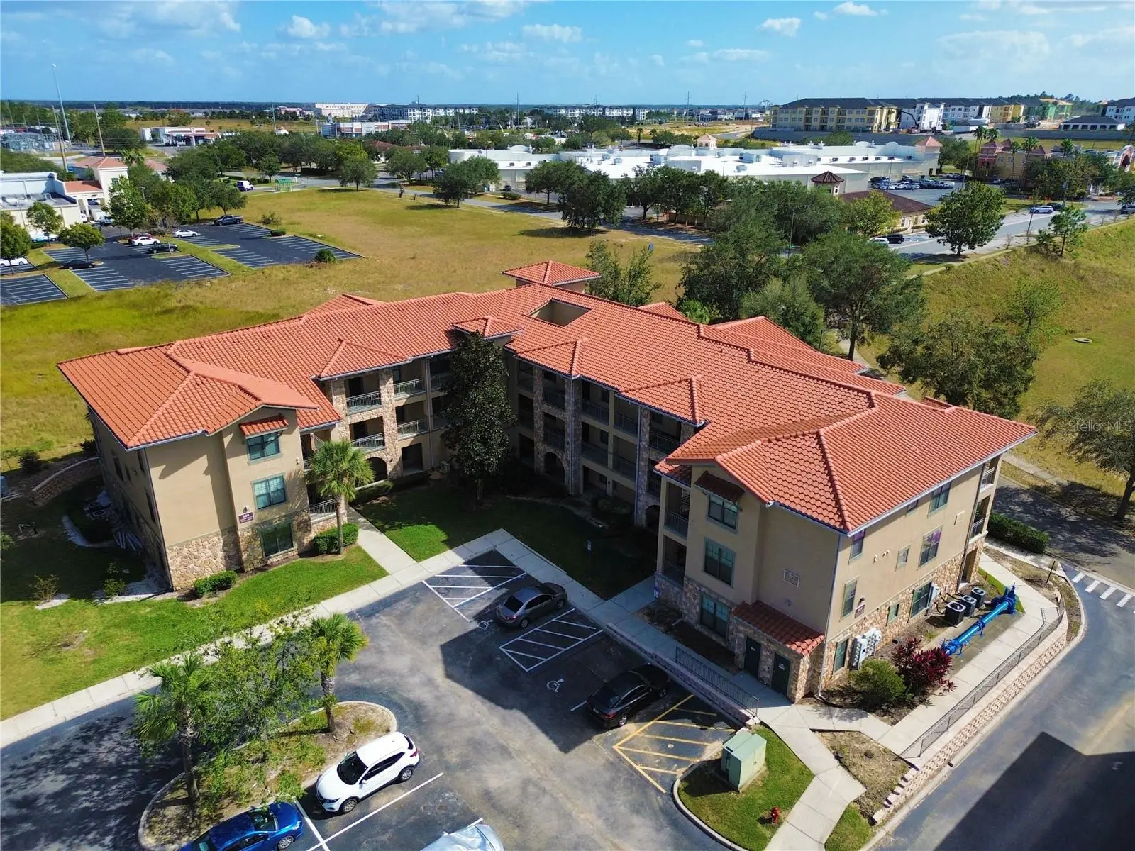 909 Charo Parkway, FL