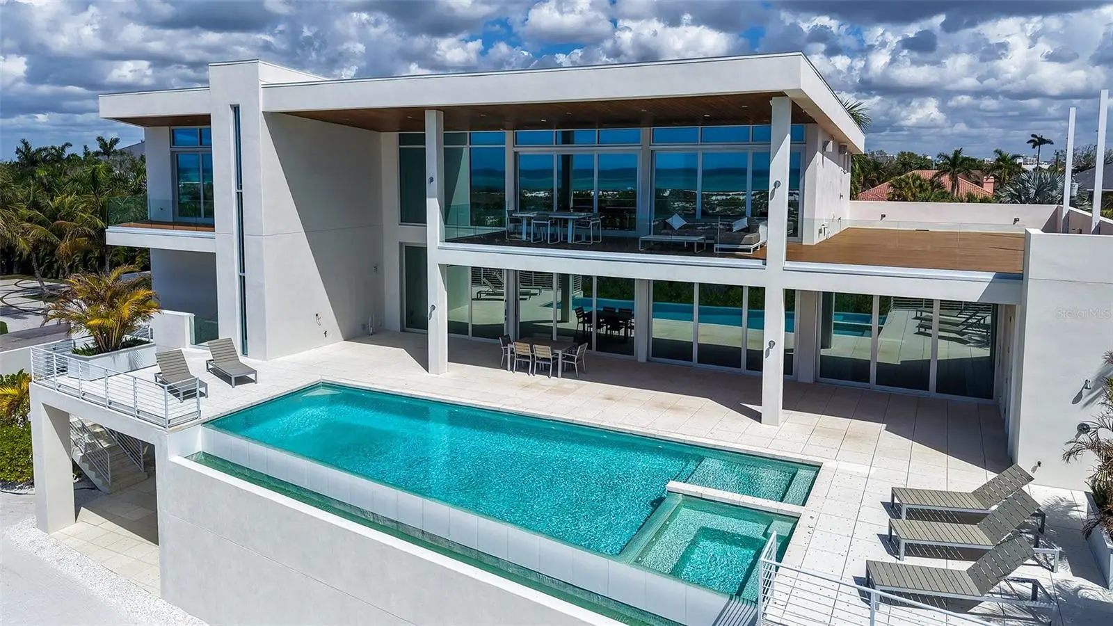 160 Whittier Drive, FL