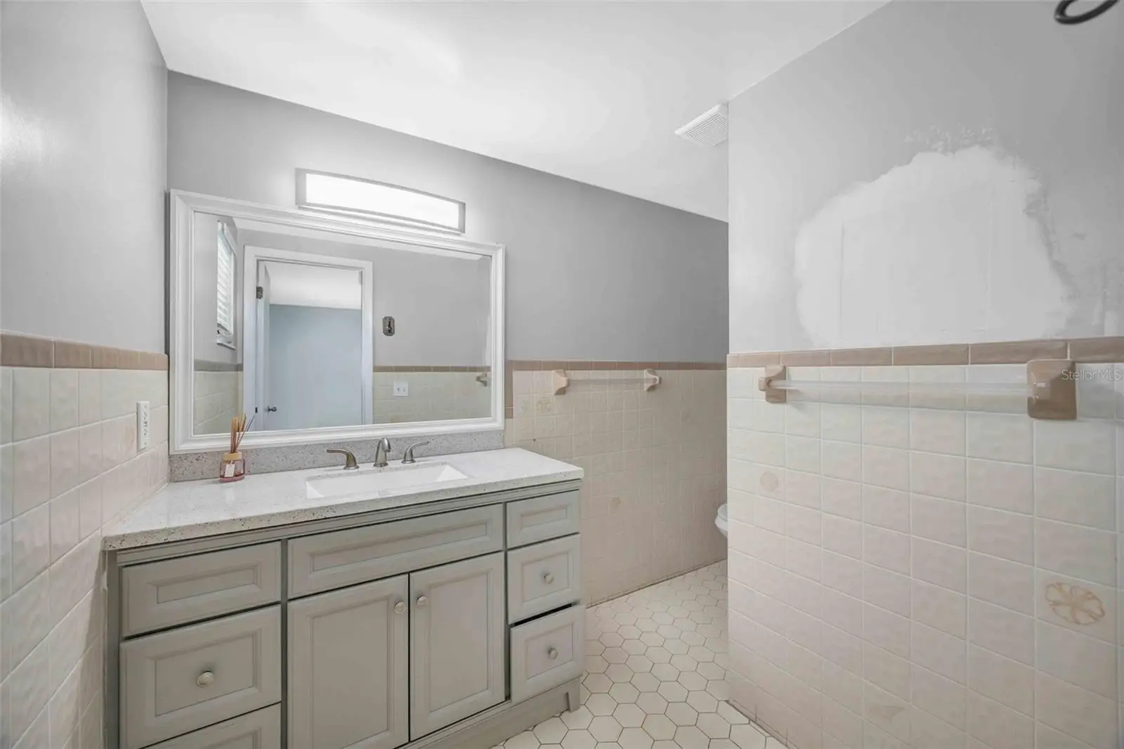 9040 Lunar Lane, FL