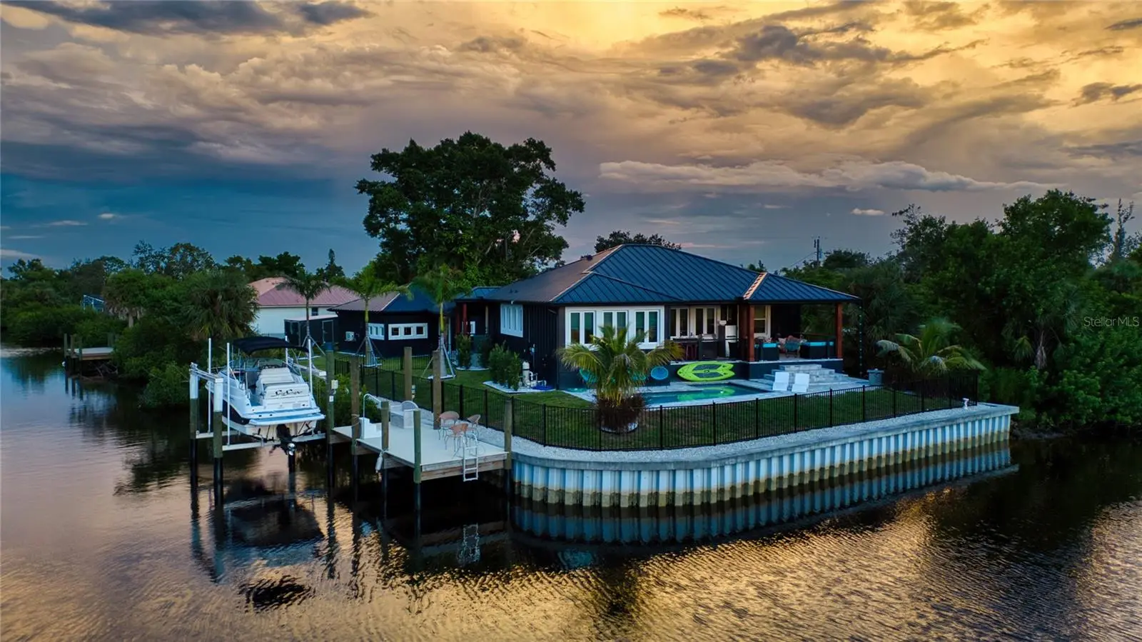 3001 Banyan Way, FL