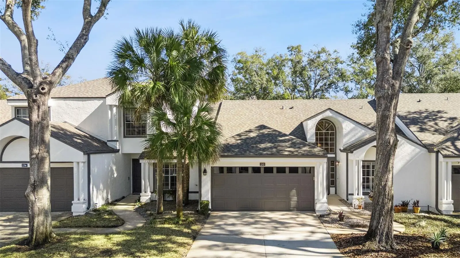 232 Wimbledon Circle, FL