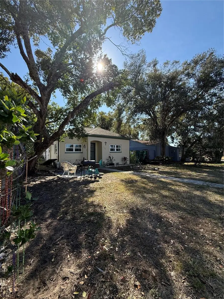 6100 Main Street, FL