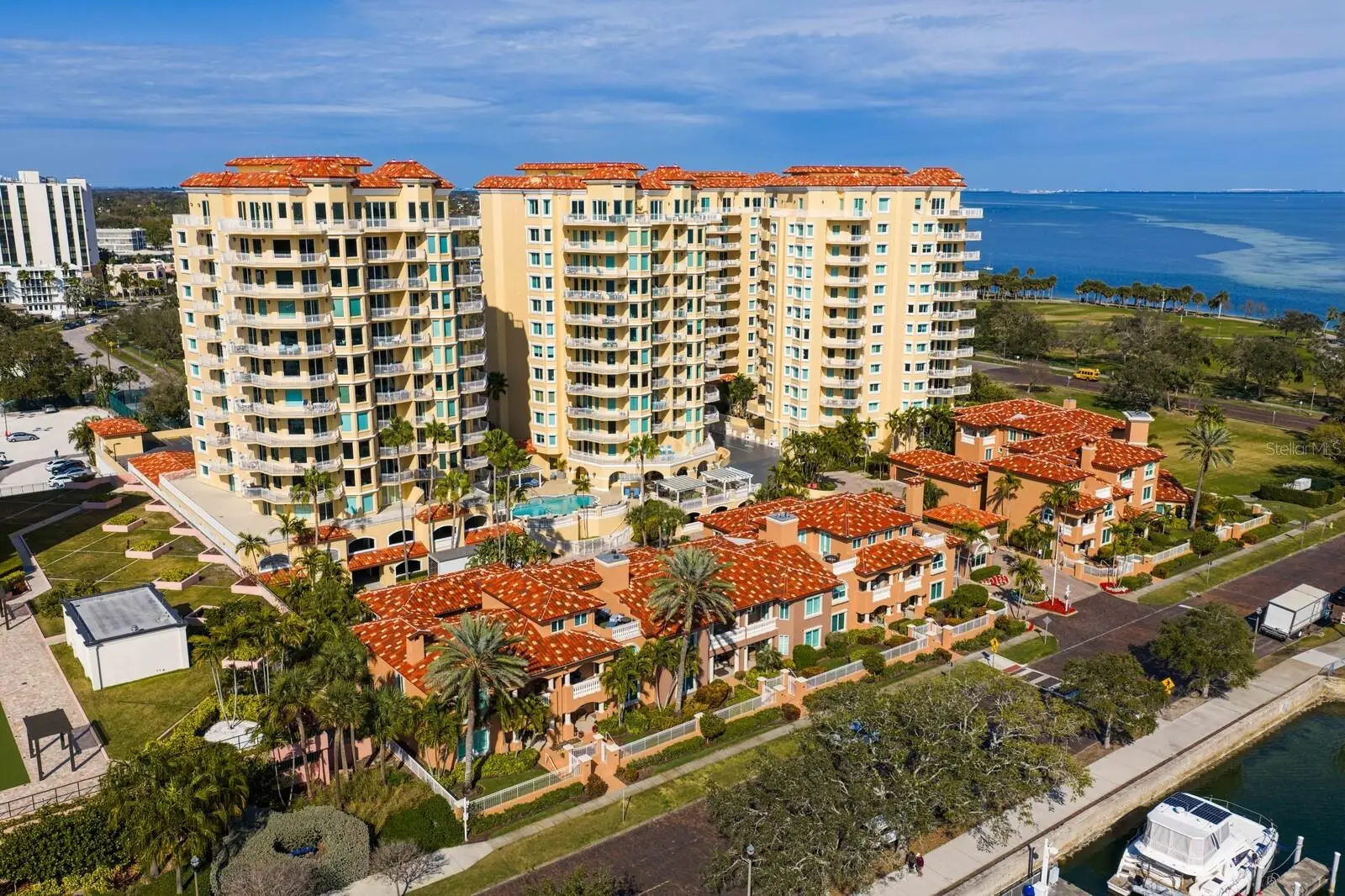 555 5th Avenue, FL