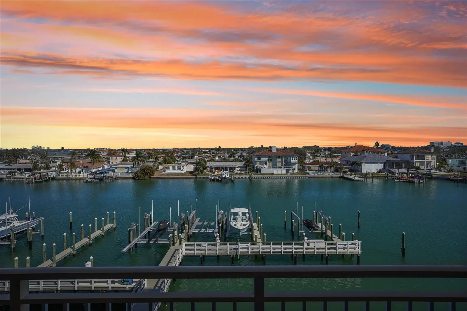 125 Island Way, FL