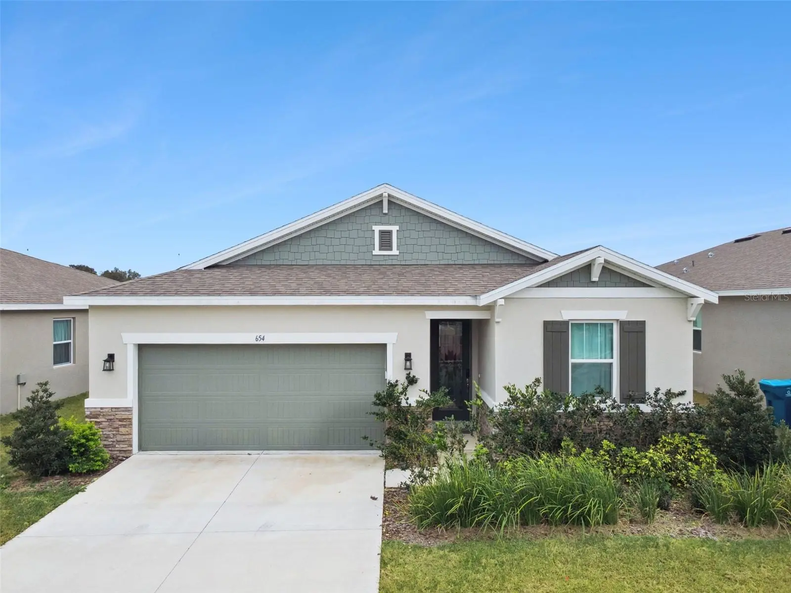 654 Heritage Square Drive, FL
