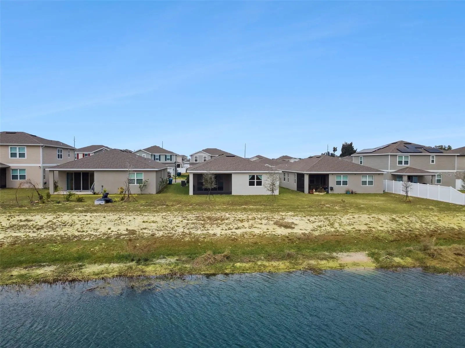 654 Heritage Square Drive, FL
