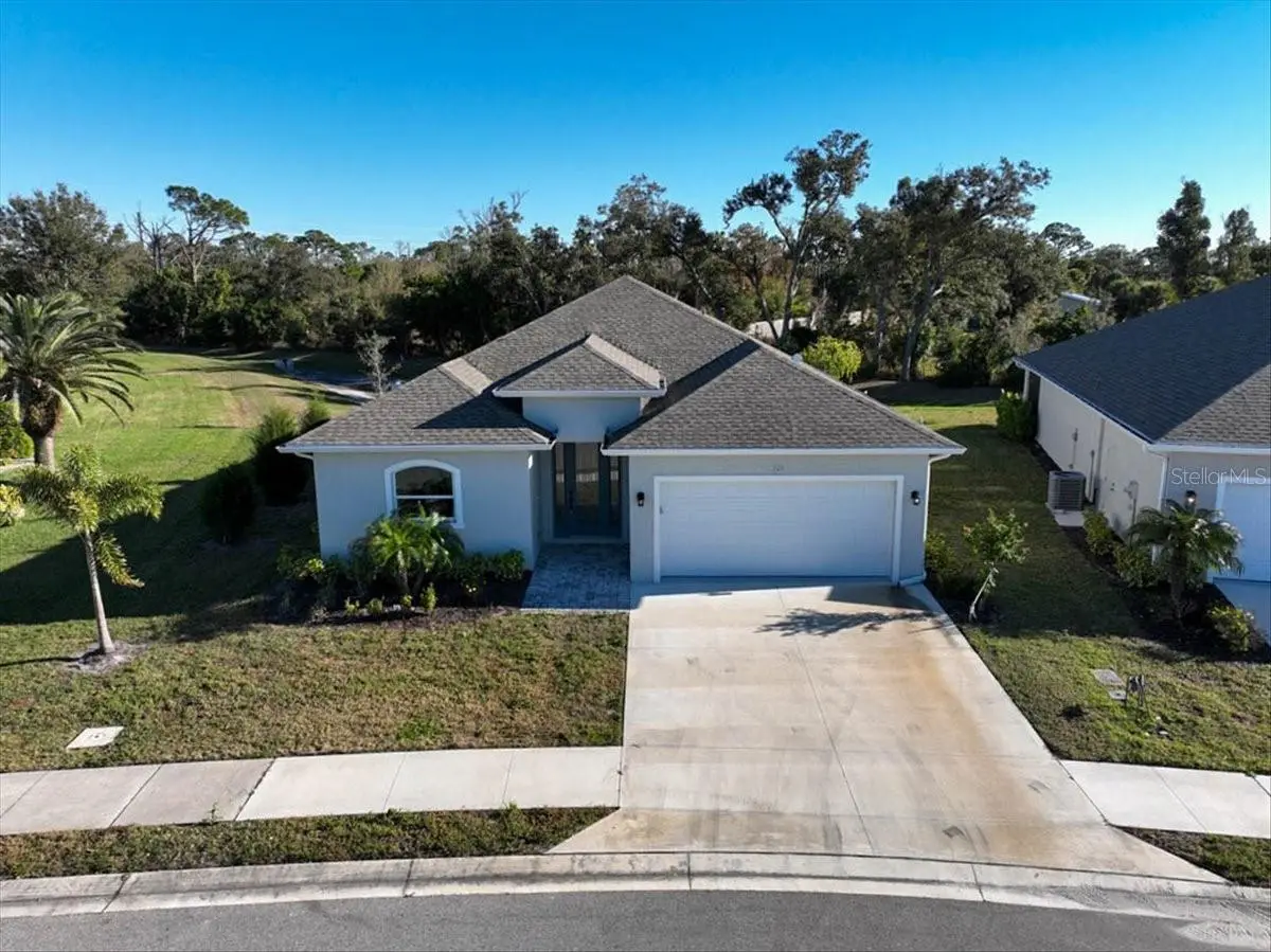 725 Redbud Court, FL