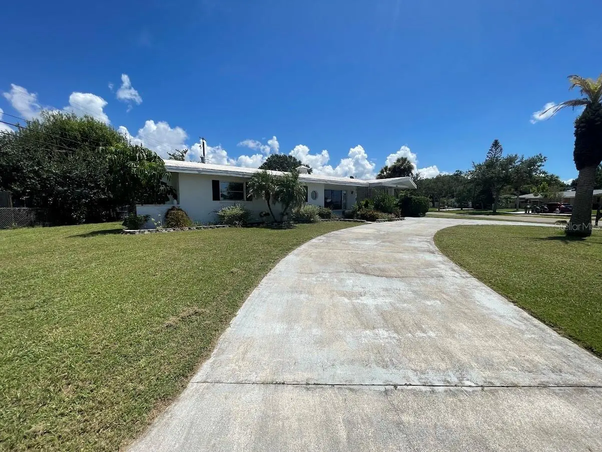 609 Shamrock Boulevard, FL