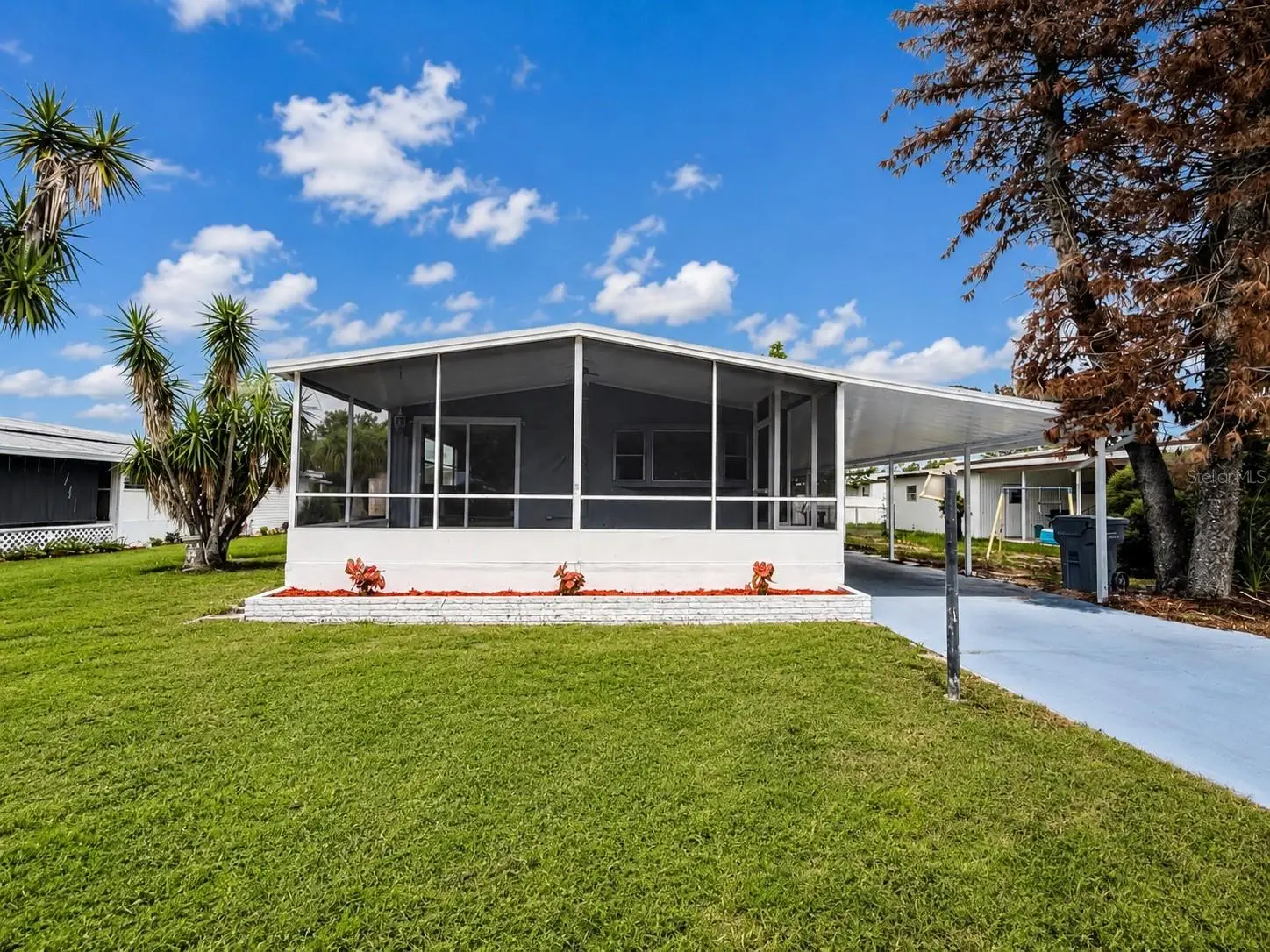 202 Caloosa Lake Circle, FL