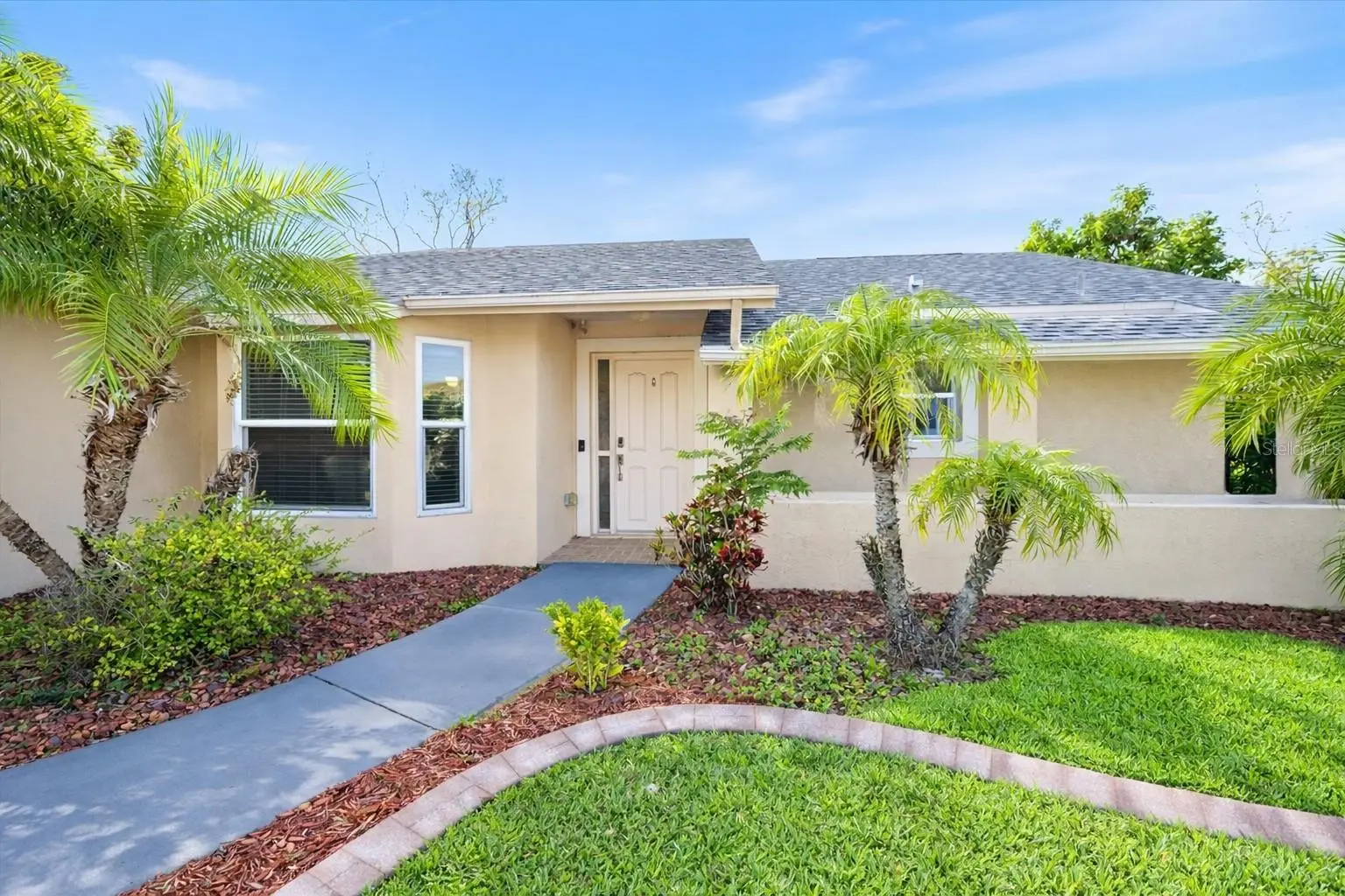 1627 Del Monte Court, FL