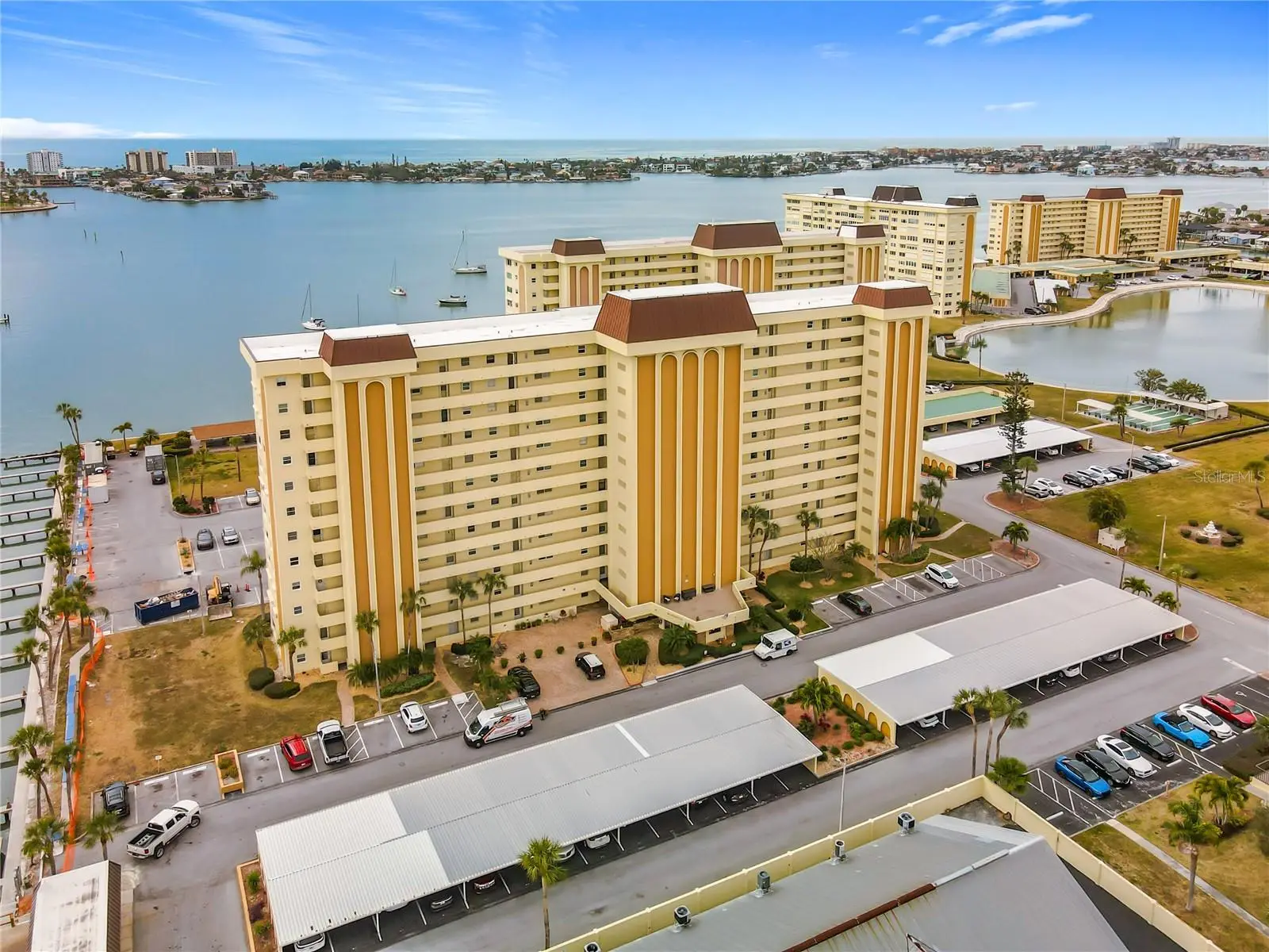 4550 Cove Circle, FL