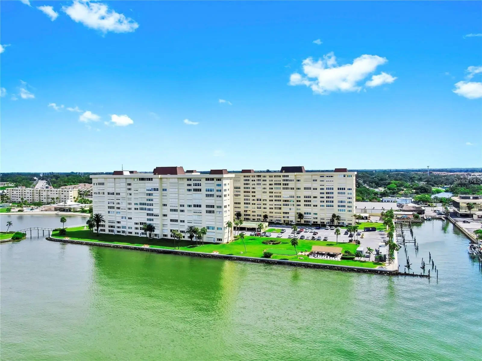 4550 Cove Circle, FL