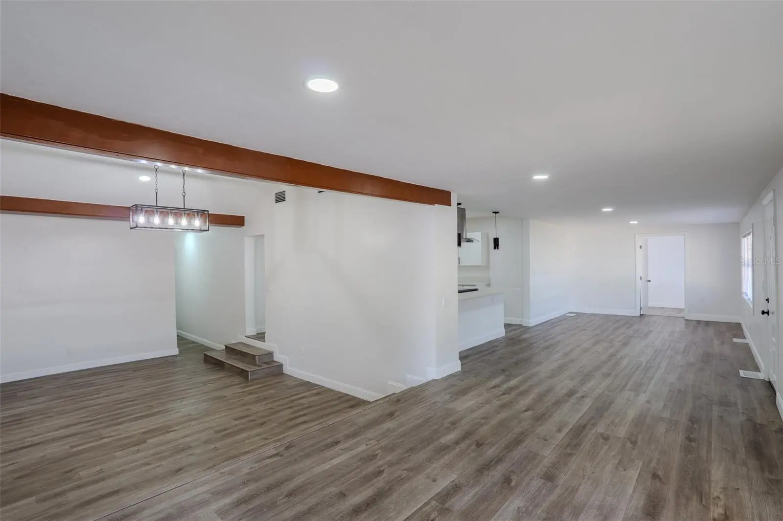 599 Carolina Avenue, FL