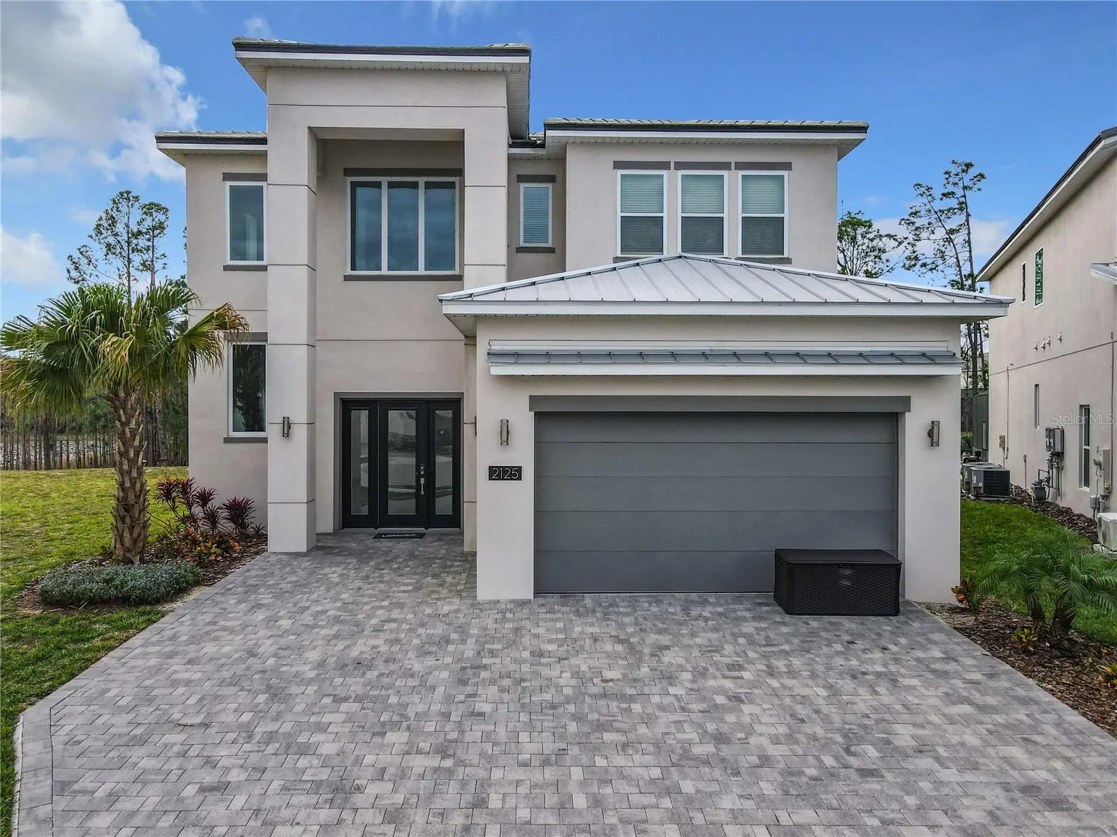 2125 Pine Oak Loop, FL