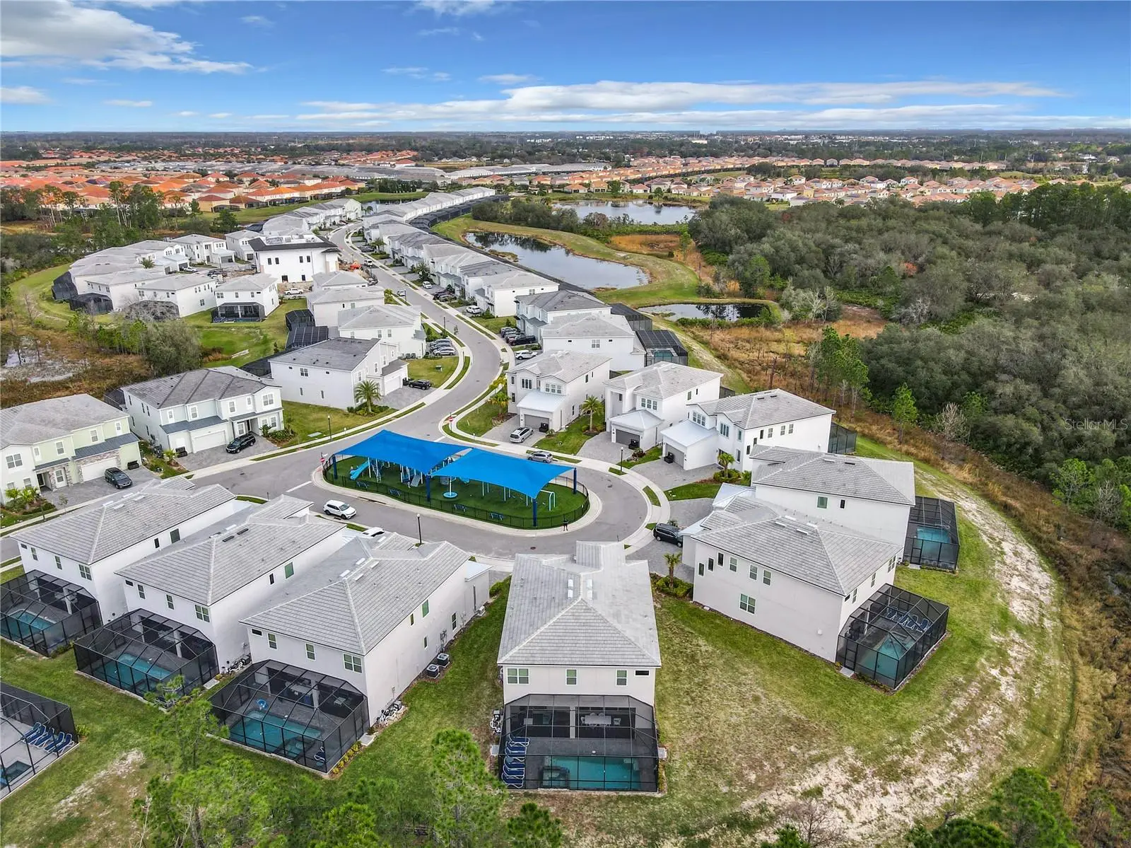 2125 Pine Oak Loop, FL