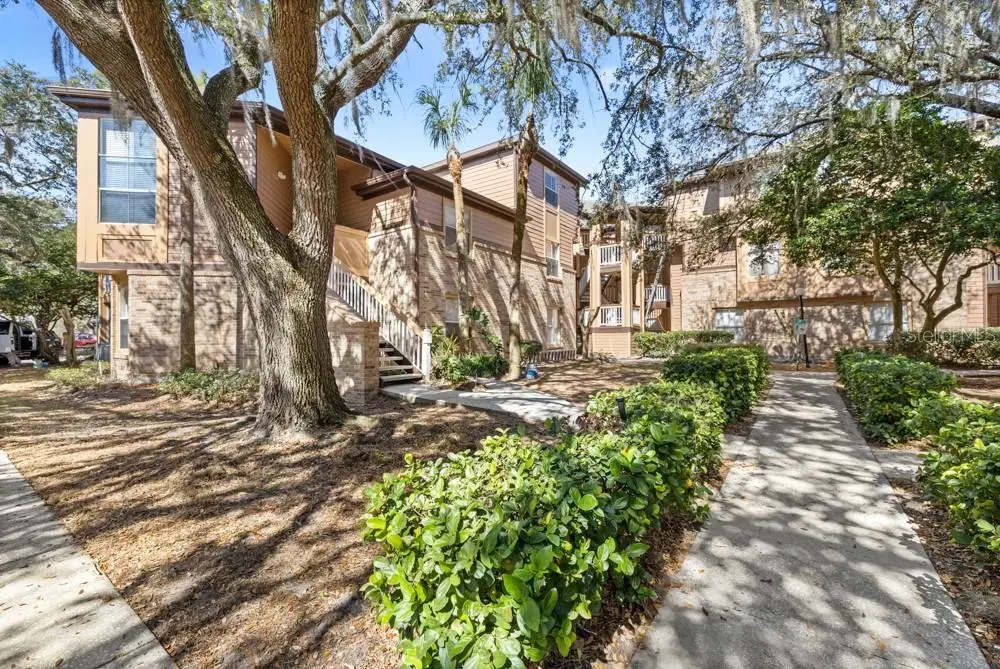 486 Pin Oak Place, FL