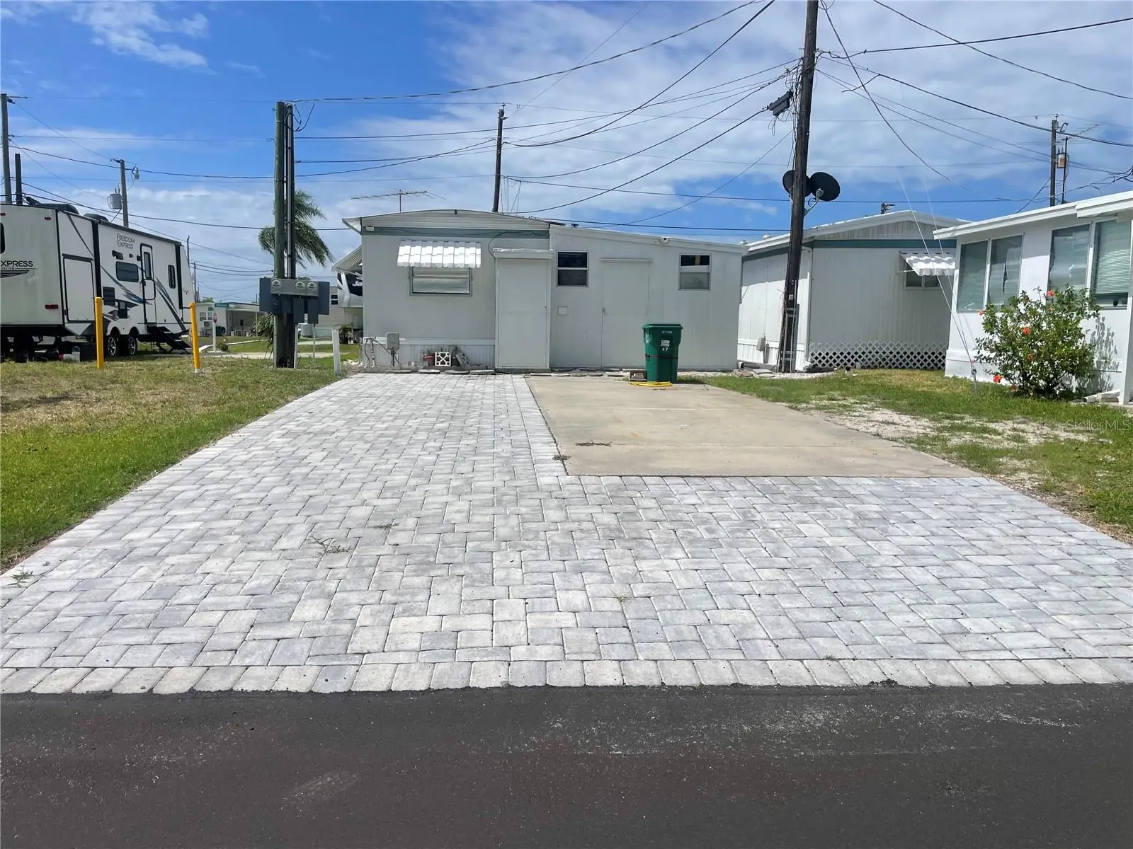 47 Illinois Street, FL