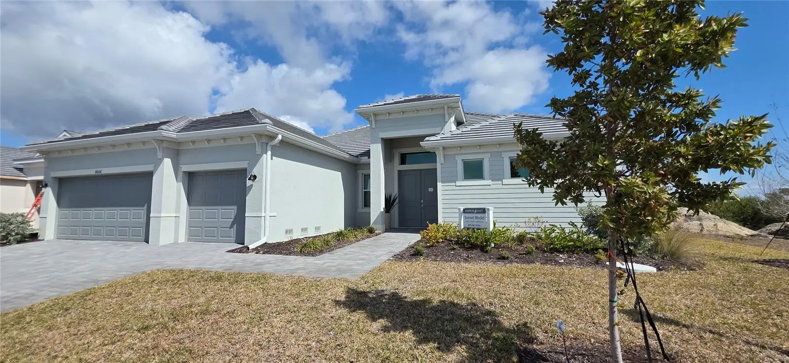 8006 Lakes Edge Lane, FL