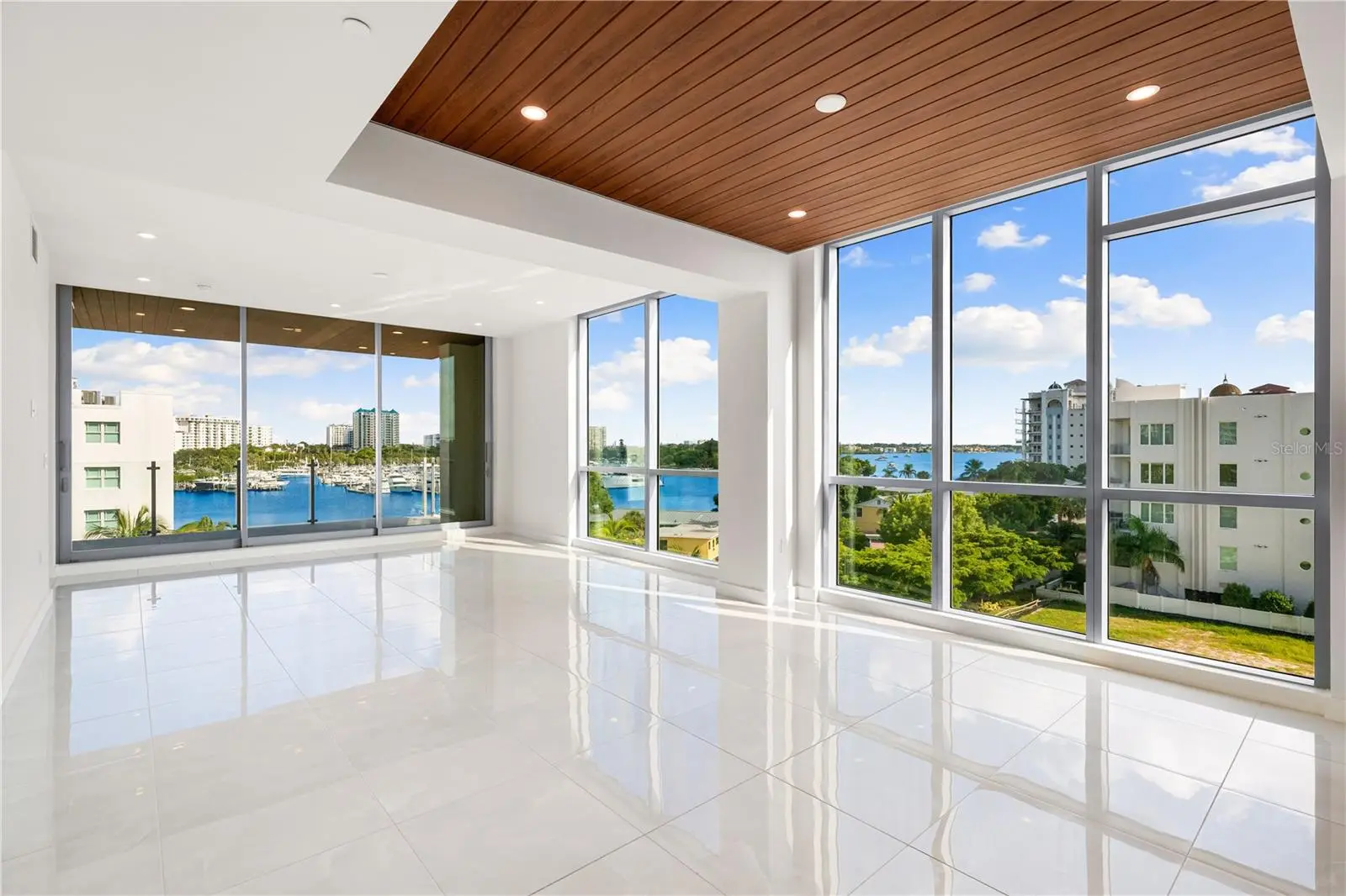 111 Golden Gate, FL