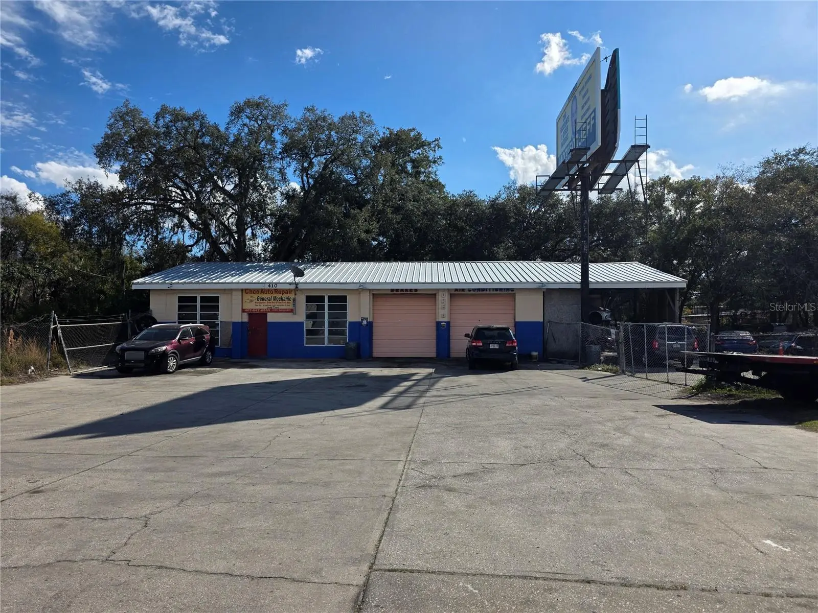 410 E Donegan Ave