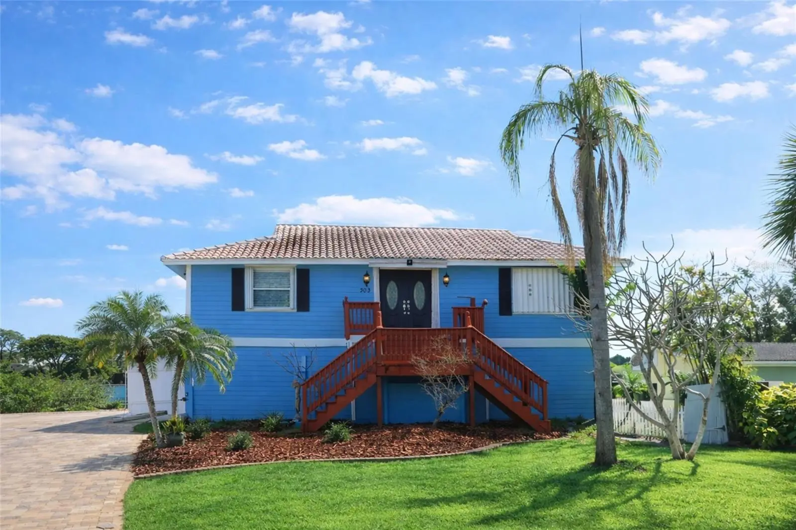 303 Lagoon Drive, FL