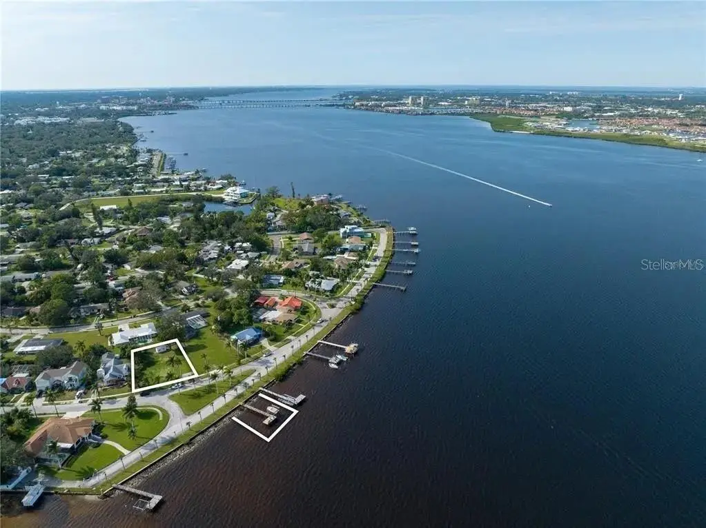 2520 Riverside Drive, FL