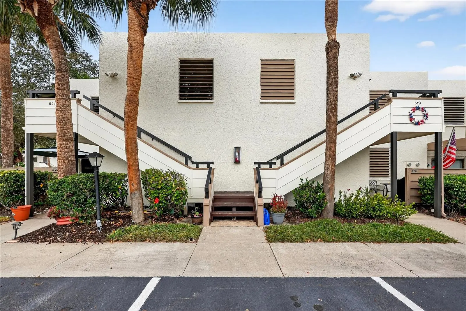 521 Lakeside Drive, FL