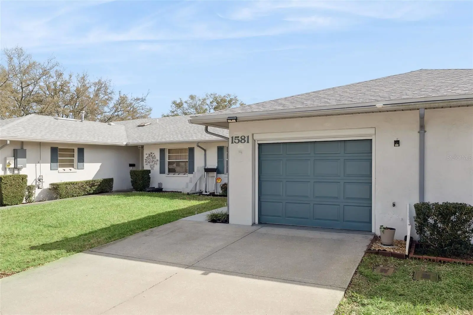 1581 Oakview Circle, FL