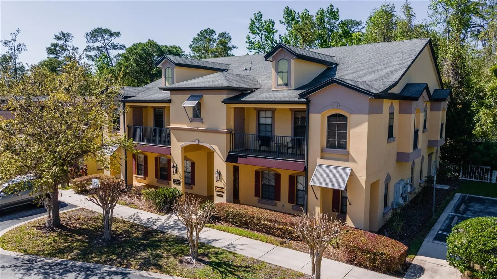 1100 Town Plaza Court, FL
