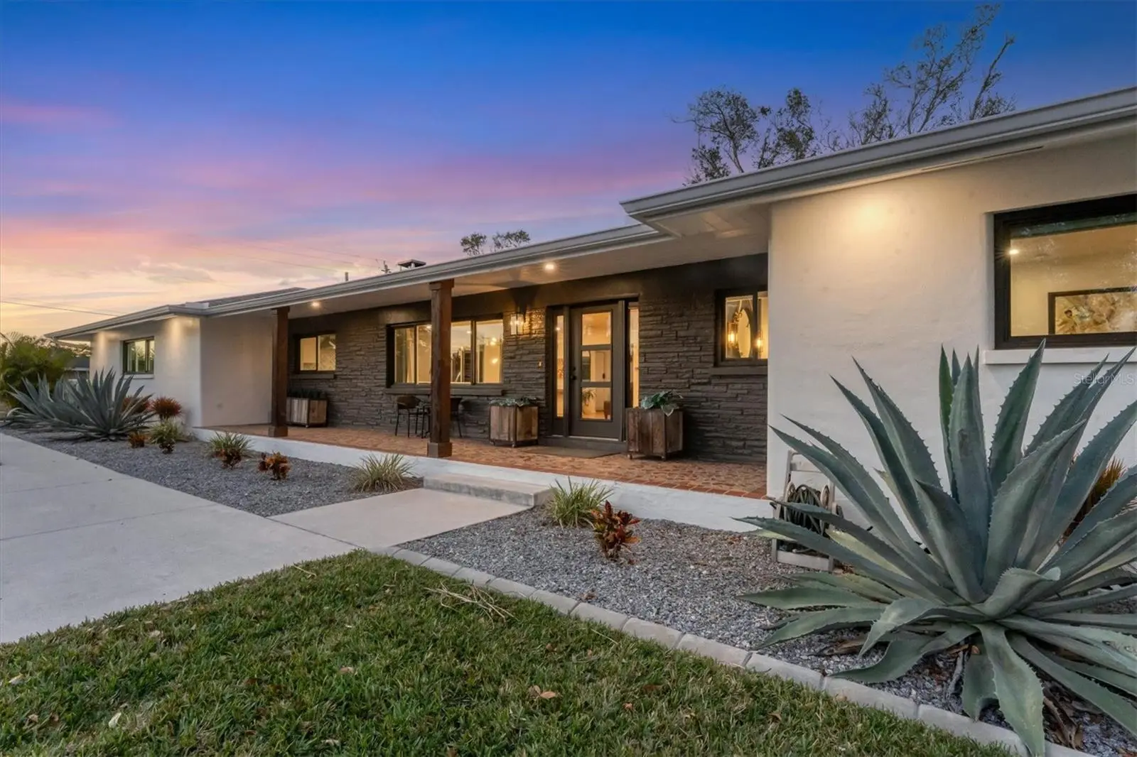 2411 Valencia Drive, FL