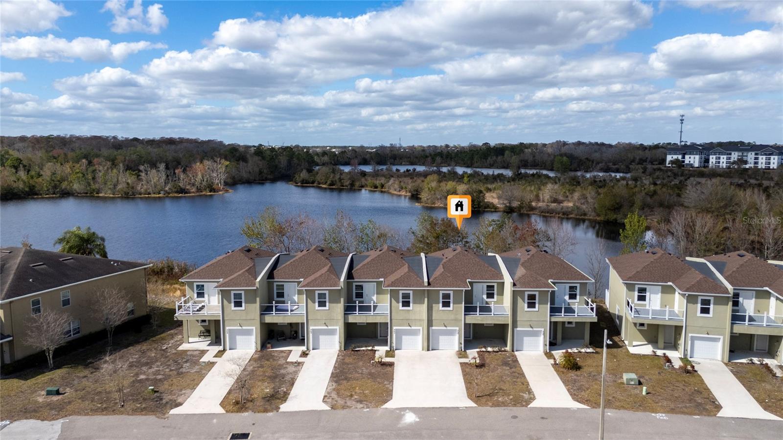 460 Lake Shore Parkway, FL