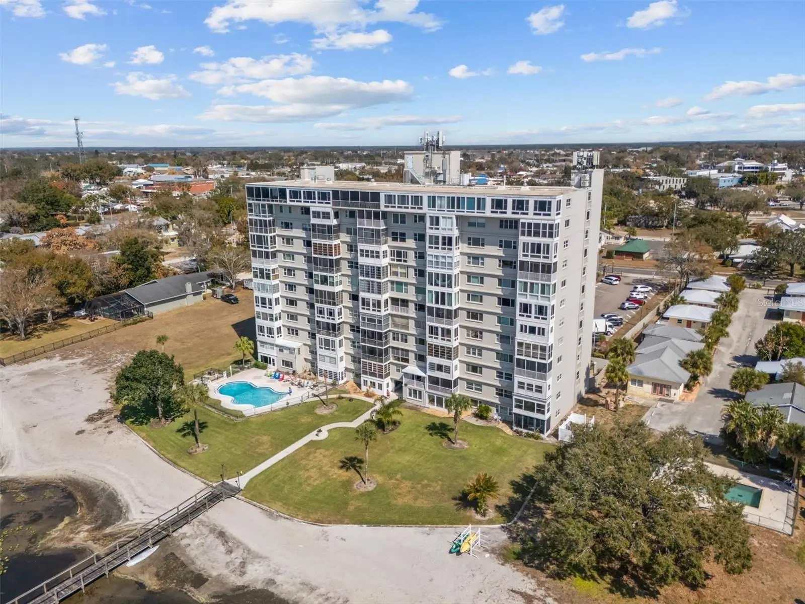 2131 Lakeview Drive, FL