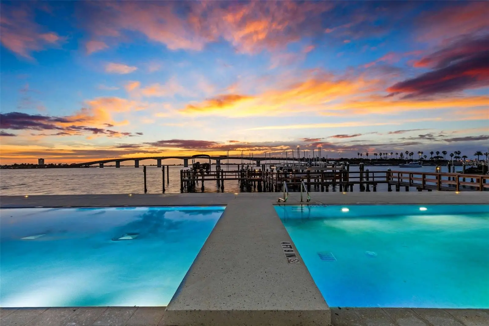 280 Golden Gate Point, FL