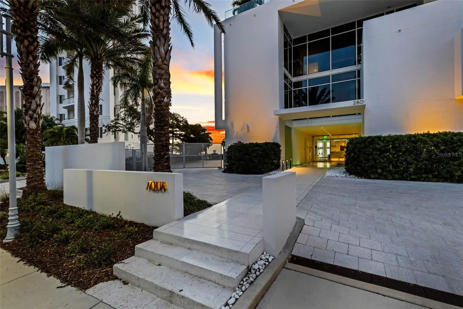 280 Golden Gate Point, FL