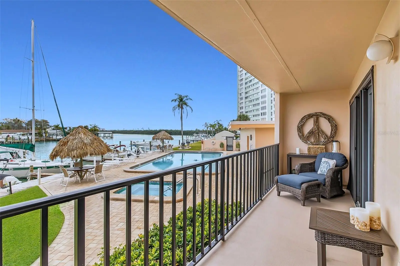 51 Island Way, FL
