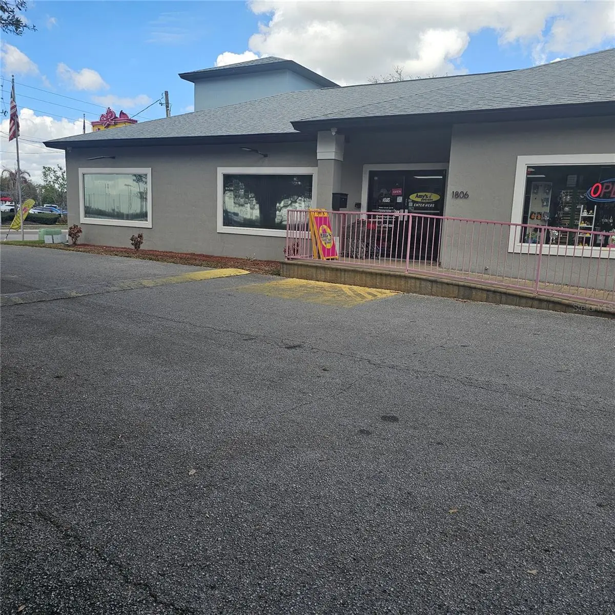 1806 1st Street, FL