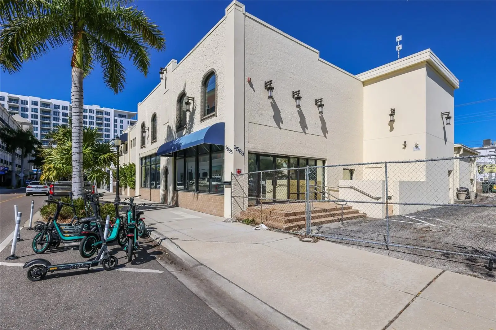 1565 State Street, FL