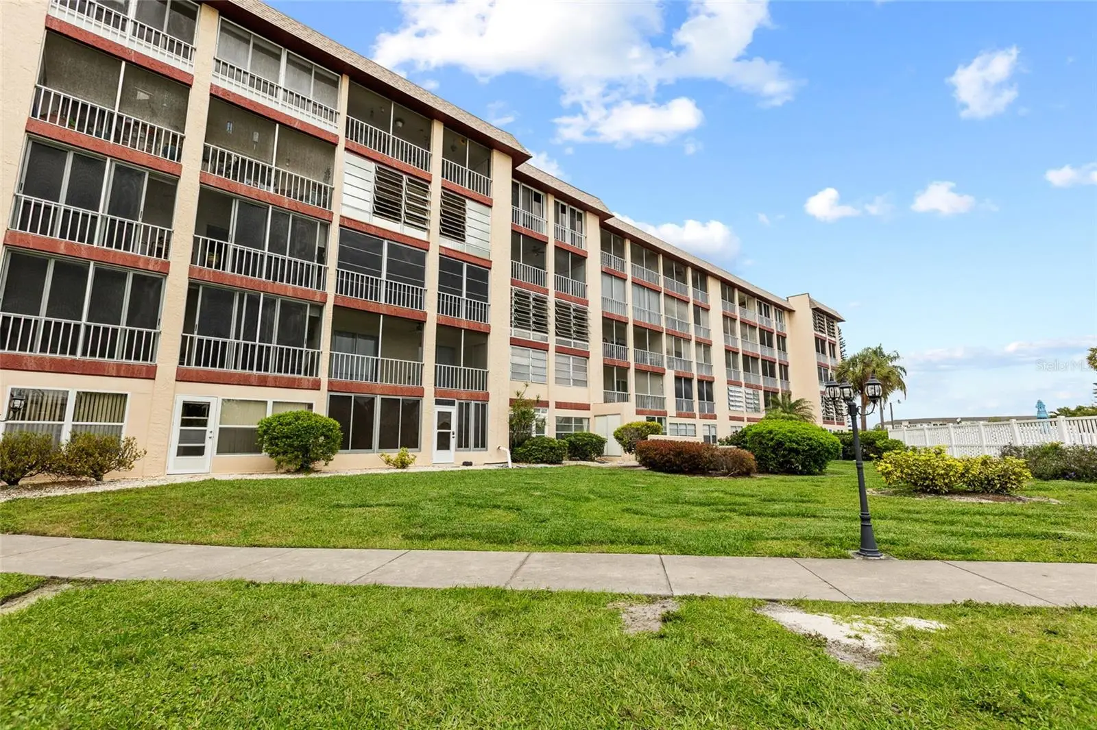 3959 Lake Bayshore Drive, FL