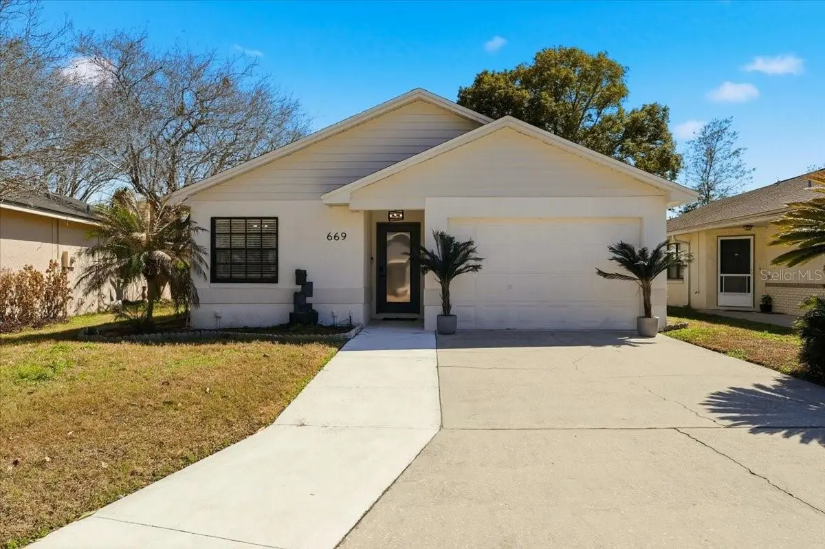 669 Eagle Run, FL