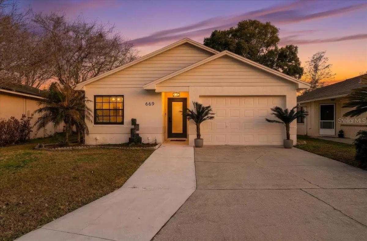 669 Eagle Run, FL