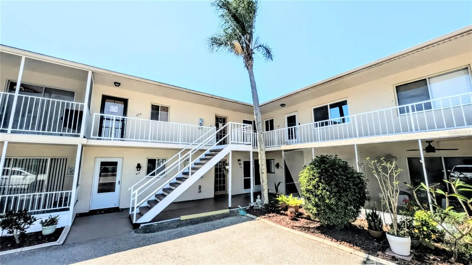 360 Base Ave E #424