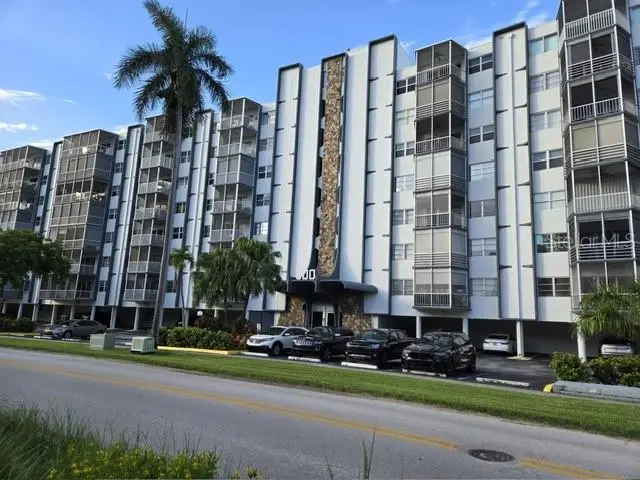 300 Diplomat Parkway, FL