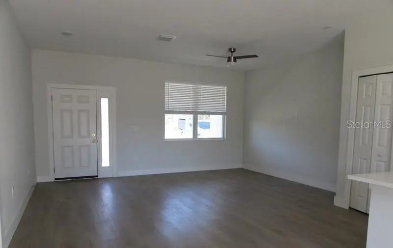 10 Fisher Loop, FL