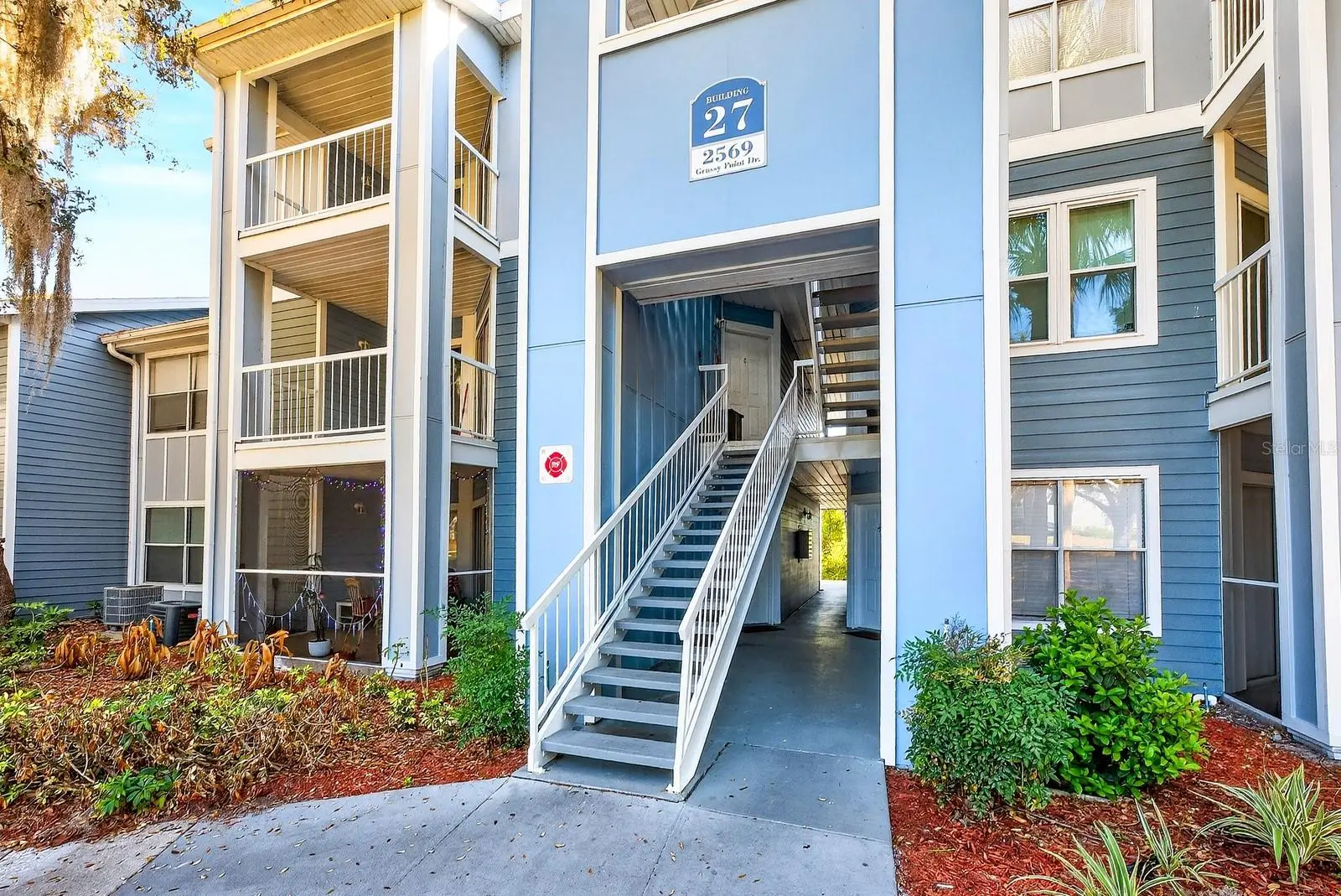 2569 Grassy Point Drive, FL