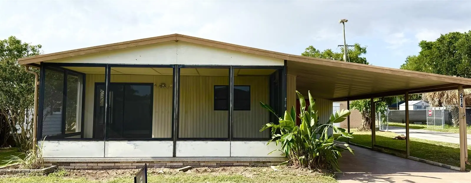 2055 Floral Avenue, FL