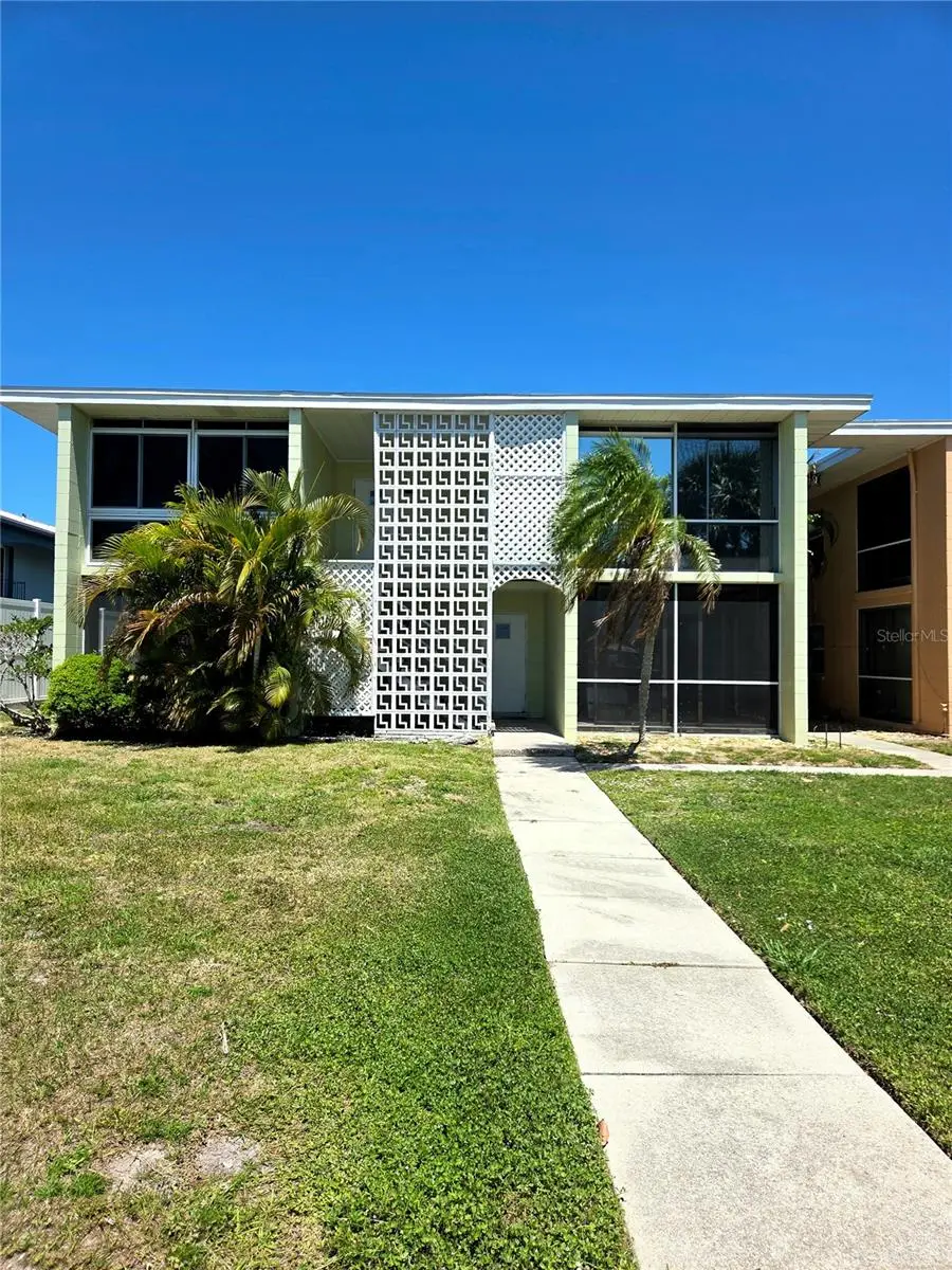 10215 Manatee Avenue, FL